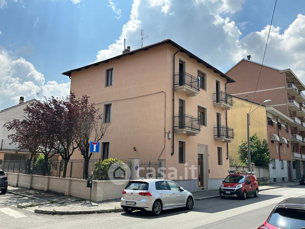 Appartamento in Vendita in Via La Thuile 59 a Torino