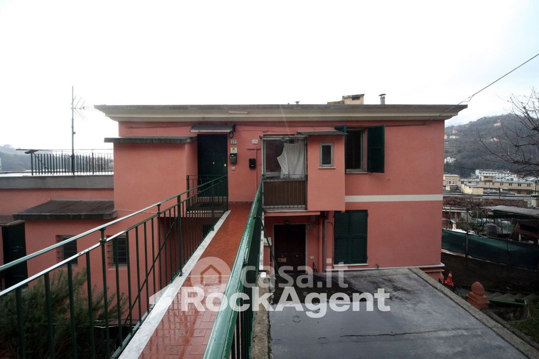 Appartamento in Vendita in Via Campodonico 31 a Genova
