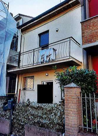 Villa in Vendita in Via Trebbia 26 a Piacenza