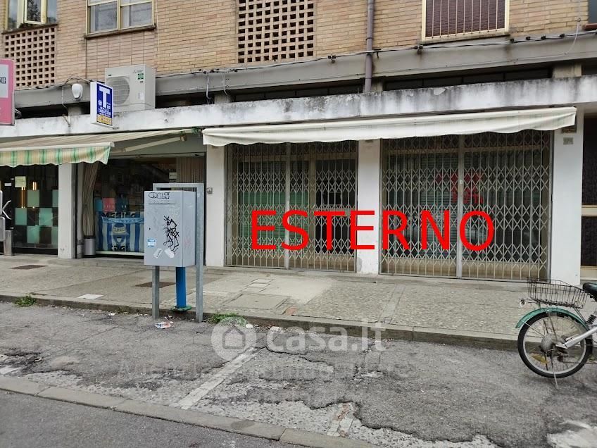 Negozio/Locale commerciale in Vendita in Via Bentivoglio, 178 178 a Ferrara