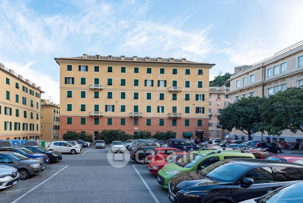 Appartamento in Vendita in Piazza Raffaele Sopranis a Genova
