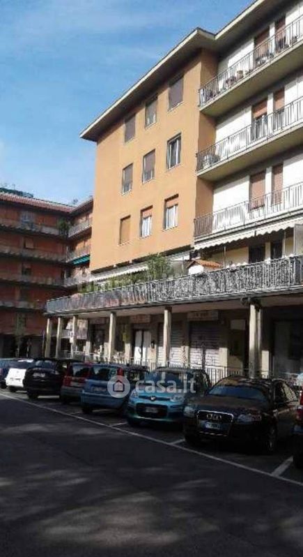 Negozio/Locale commerciale in Vendita in Via Enrico Forlanini 31 a Firenze