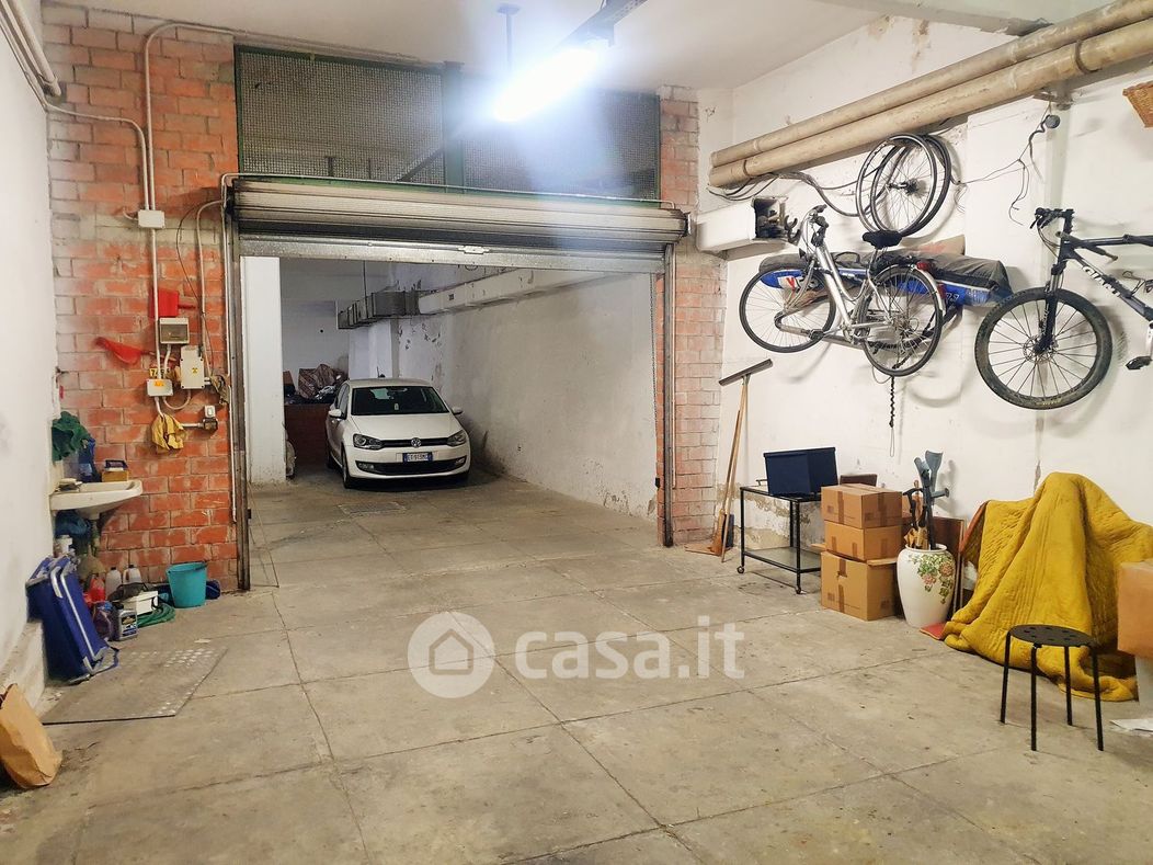 Garage/Posto auto in Vendita in Via Vincenzo Bellini a Firenze