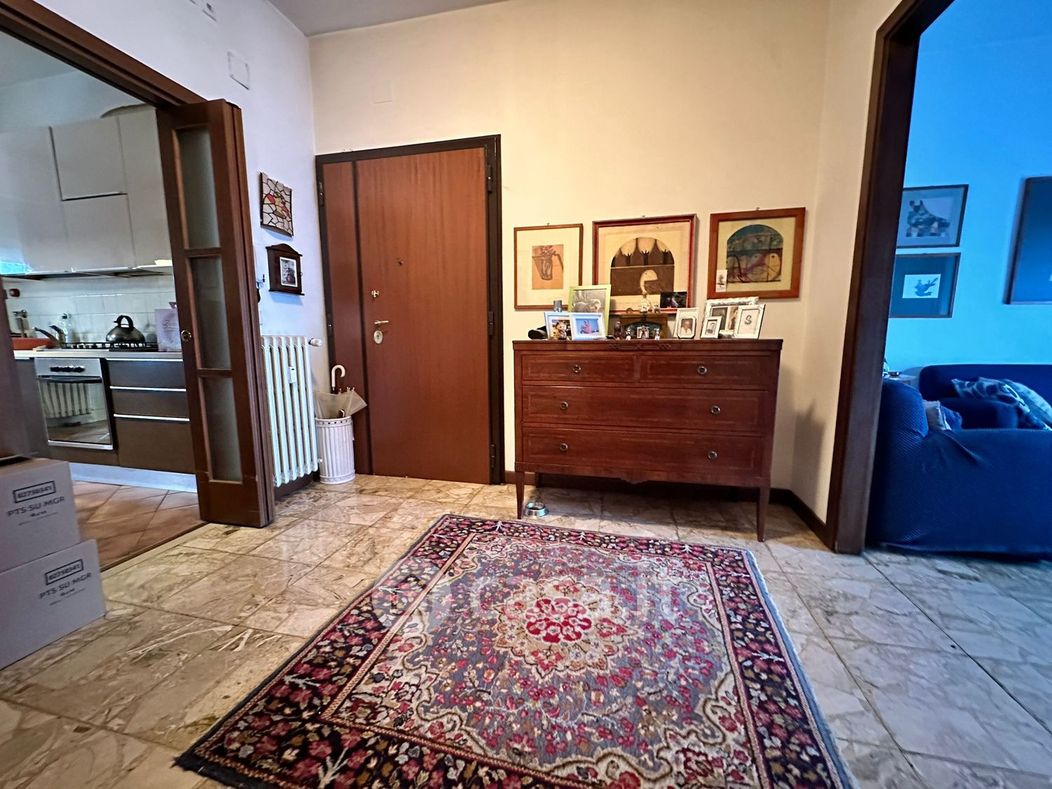 Appartamento in Vendita in Via Lauro Adolfo de Bosis 2 a Firenze