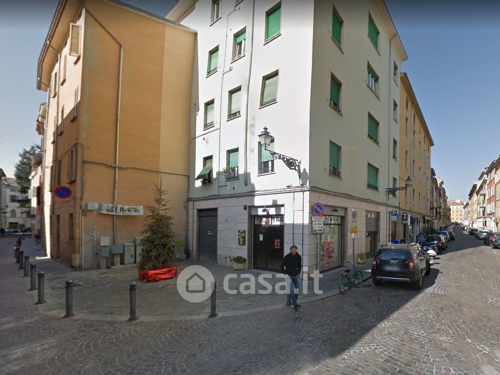 Negozio/Locale commerciale in Vendita in Strada Giuseppe Garibaldi a Parma