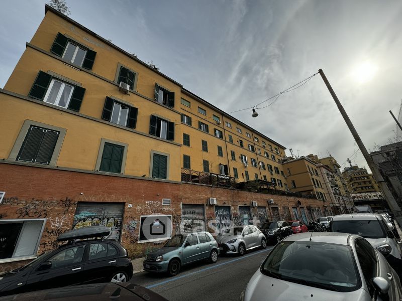 Appartamento in Vendita in Via degli Ausoni a Roma