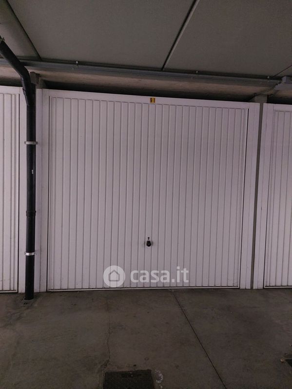 Garage/Posto auto in Vendita in Via Mincio 26 a Milano