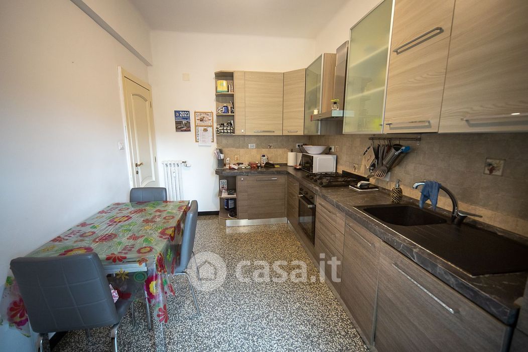 Appartamento in Vendita in Via La Spezia a Genova
