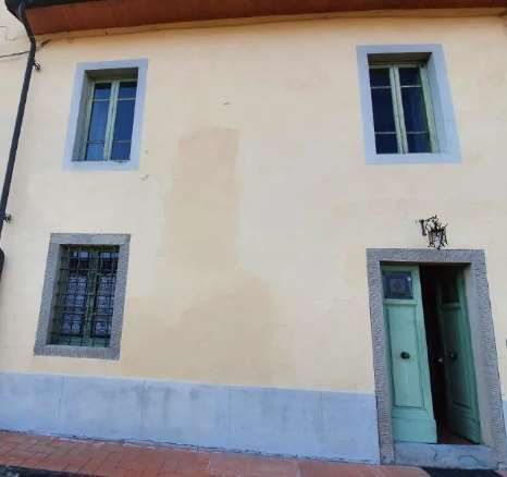 Casa Bi/Trifamiliare in Vendita in Frazione San Ippolito Bolzano a Vernio