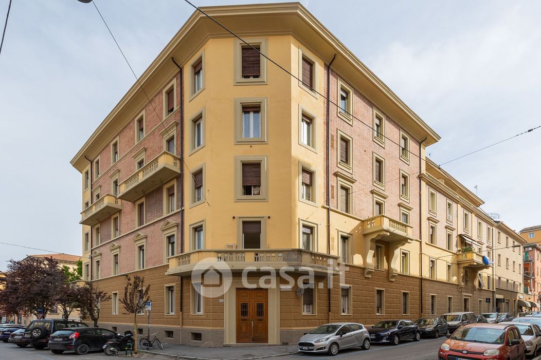 Appartamento in Vendita in Via della Ghisiliera a Bologna