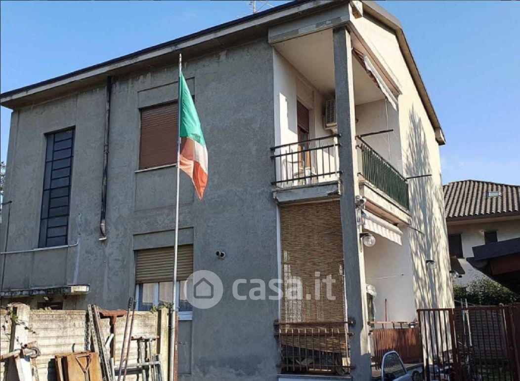 Appartamento in Vendita in Via Cefalonia 18 a Milano