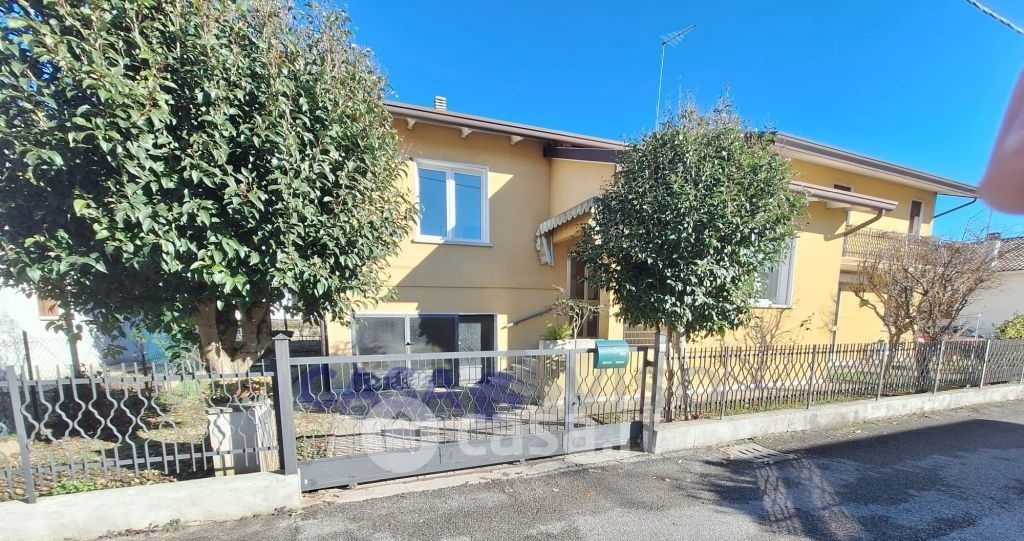Casa Bi/Trifamiliare in Vendita in Via Rossini a Treviso