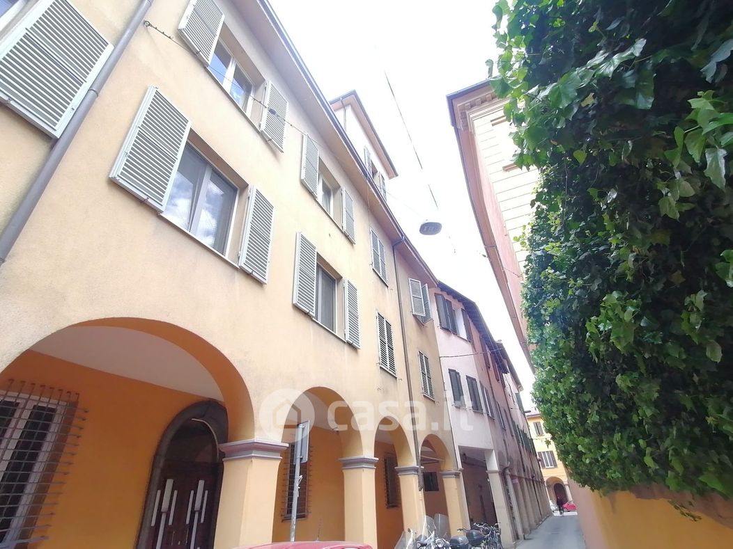 Appartamento in Vendita in Via de' Coltelli 5 a Bologna