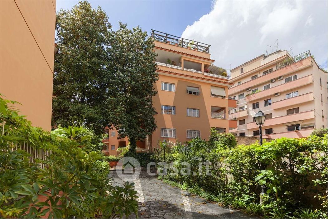 Appartamento in Vendita in Via Poggio Catino 7 a Roma