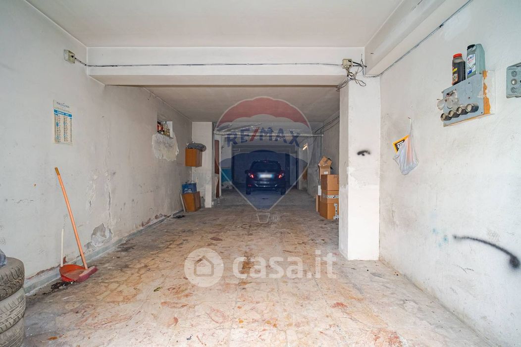 Garage/Posto auto in Vendita in a Gravina di Catania