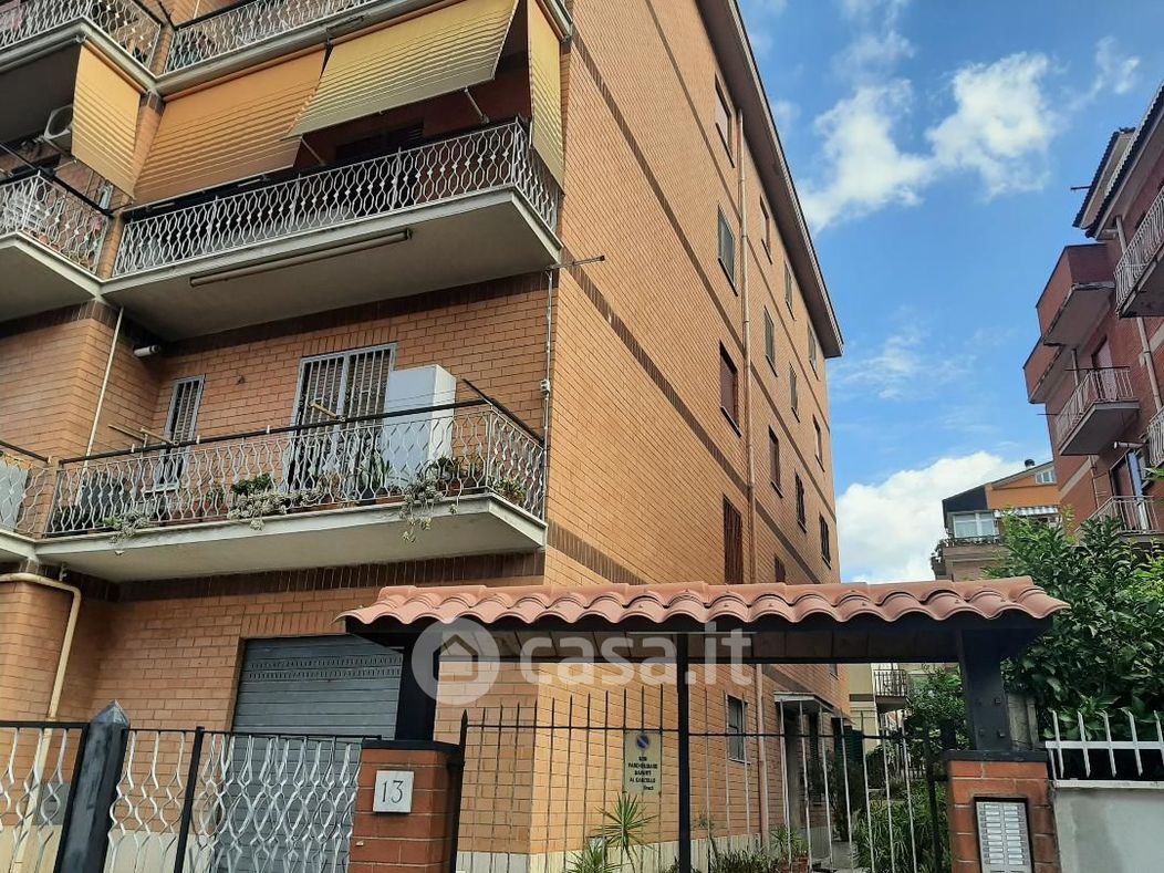 Appartamento in Vendita in Via Castel Focognano a Roma
