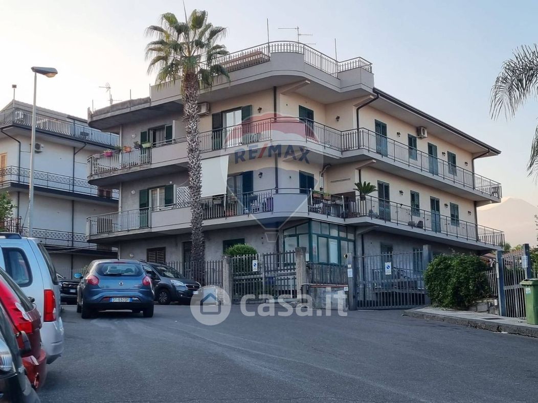 Appartamento in Vendita in Via Vincenzo Bellini 25 a Aci Sant'Antonio