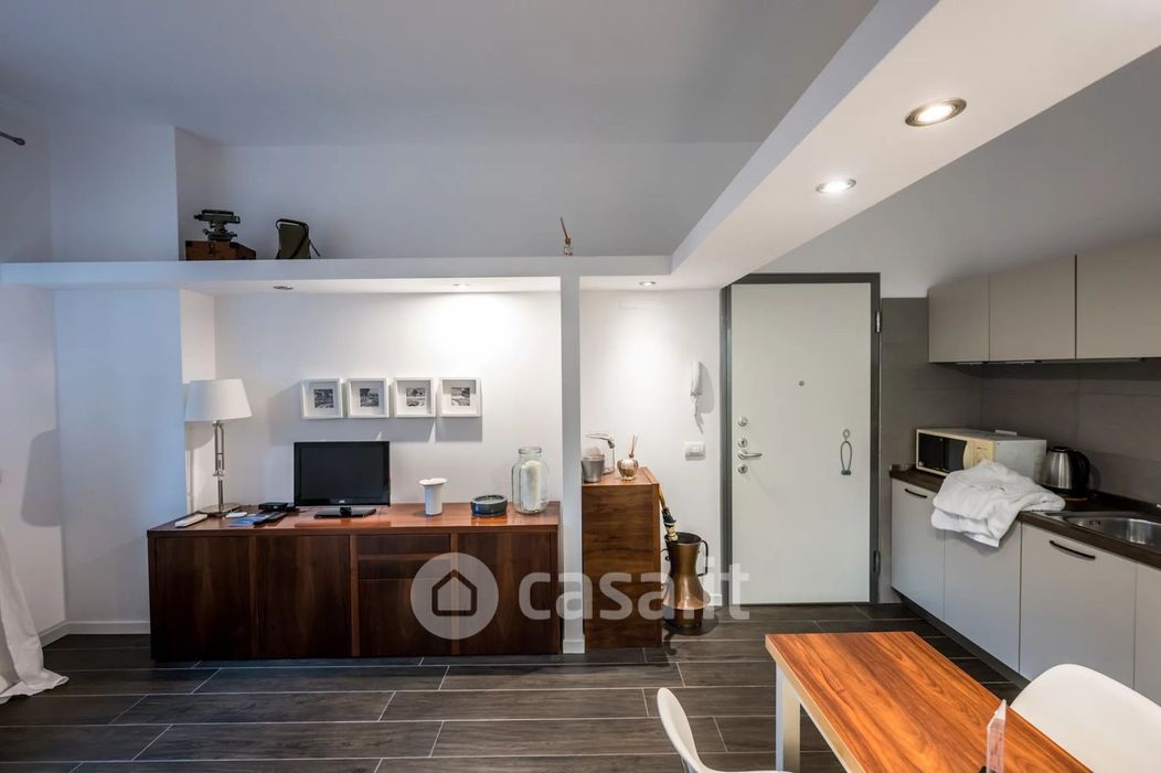 Appartamento in Vendita in Via Lodovico Muratori 5 a Milano