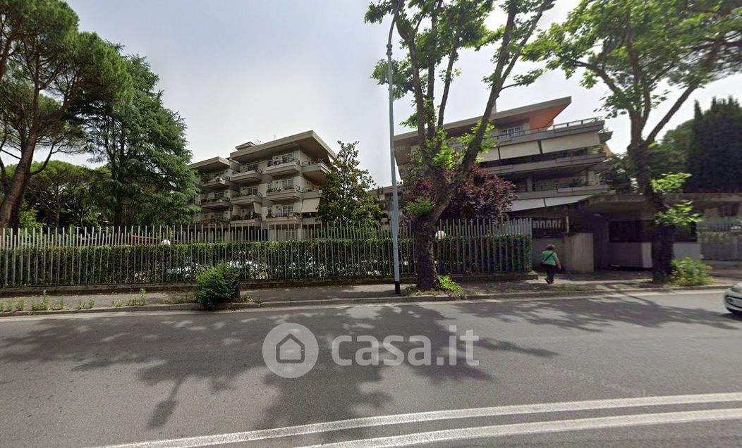Appartamento in Vendita in Via San Godenzo a Roma