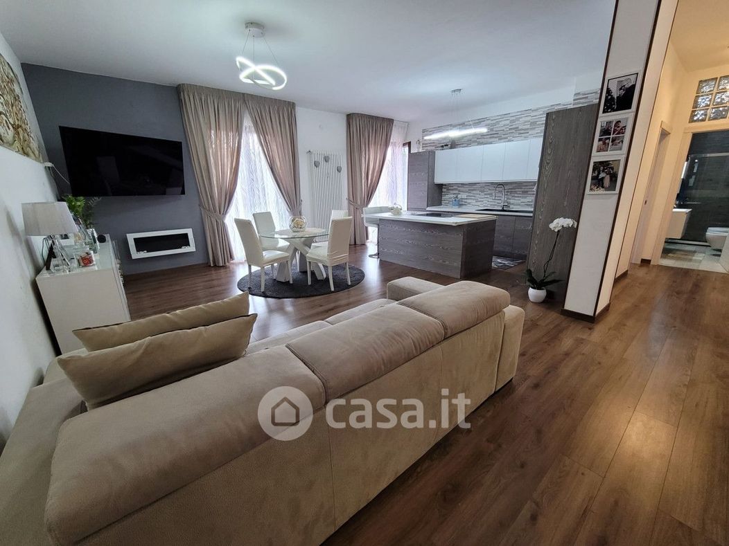 Appartamento in Vendita in Via Visca Angelo a Savona