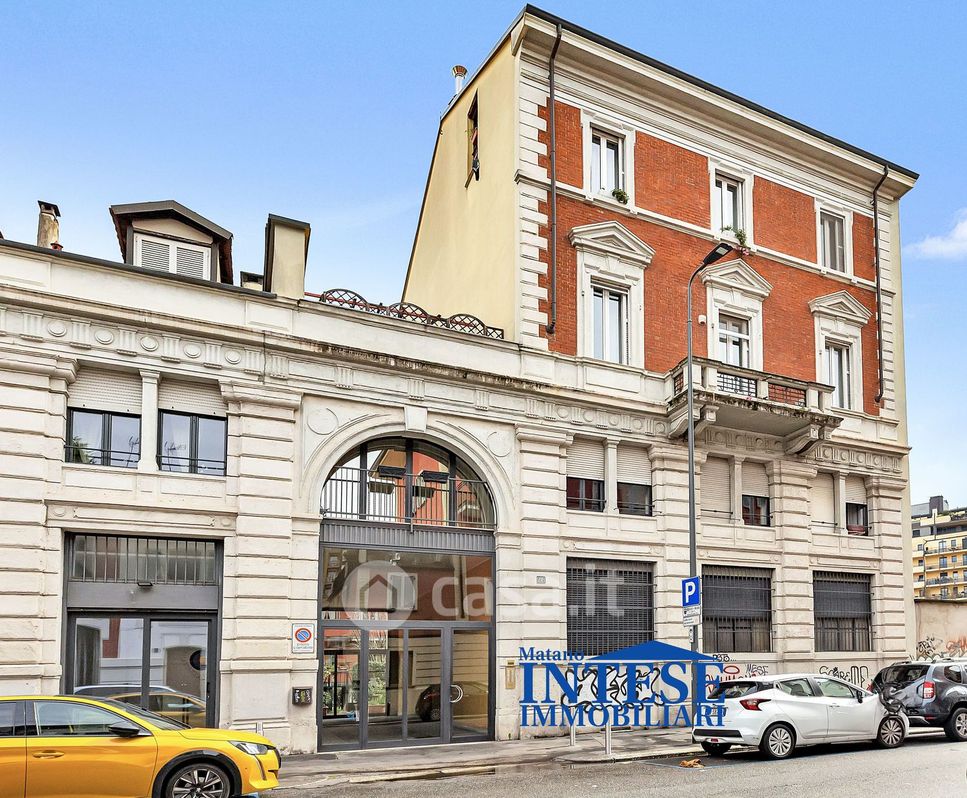Appartamento in Vendita in Via Pier Candido Decembrio 26 a Milano