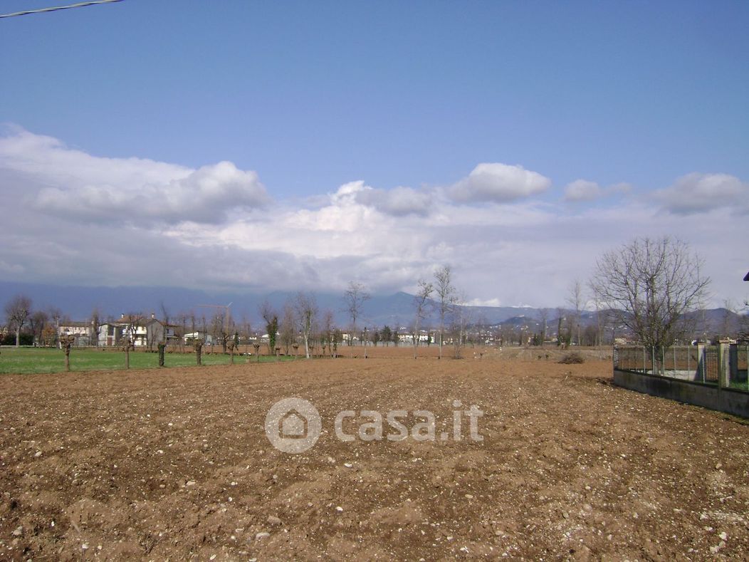 Terreno agricolo in Vendita in Via Sant'Anna a Montebelluna