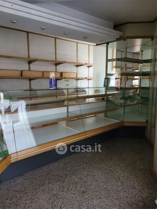 Negozio/Locale commerciale in Affitto in Corso Novara a Vigevano