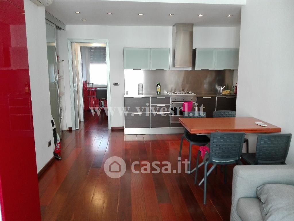 Appartamento in Affitto in Via Lesmi a Milano