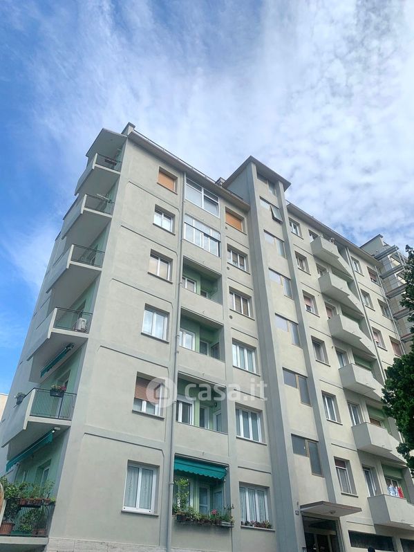 Appartamento in Vendita in Via Vittorio Locchi a Trieste
