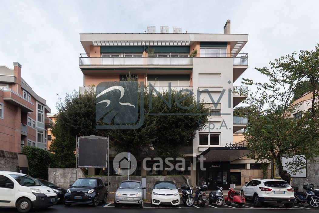 Appartamento in Vendita in Via Antonio Stoppani a Roma