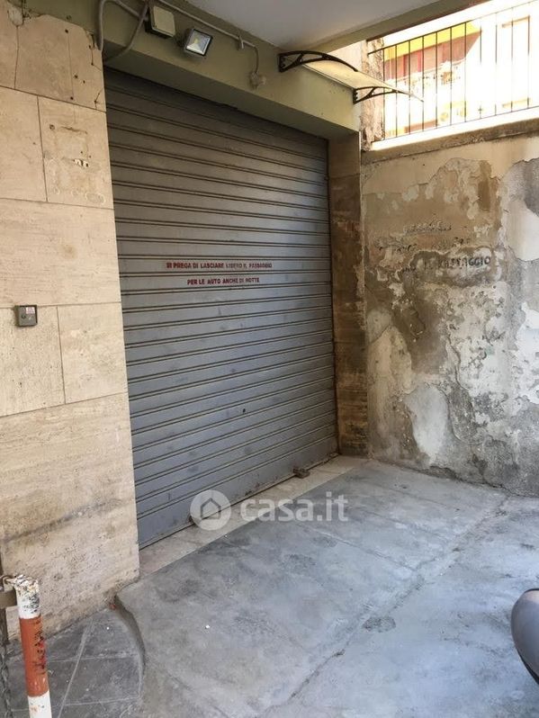 Garage/Posto auto in Vendita in Via Sampolo a Palermo