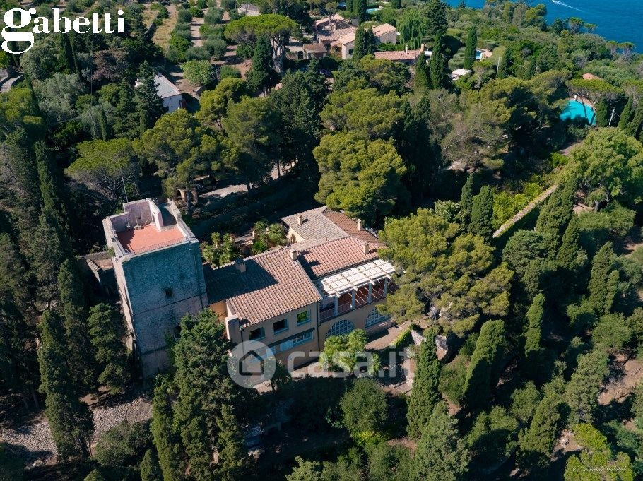 Villa in Vendita in Via Lividonia a Monte Argentario