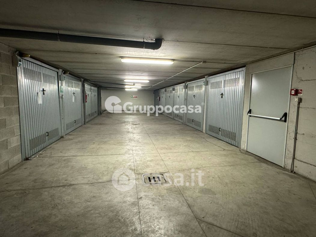 Garage/Posto auto in Vendita in Via Sapri 4 a Milano