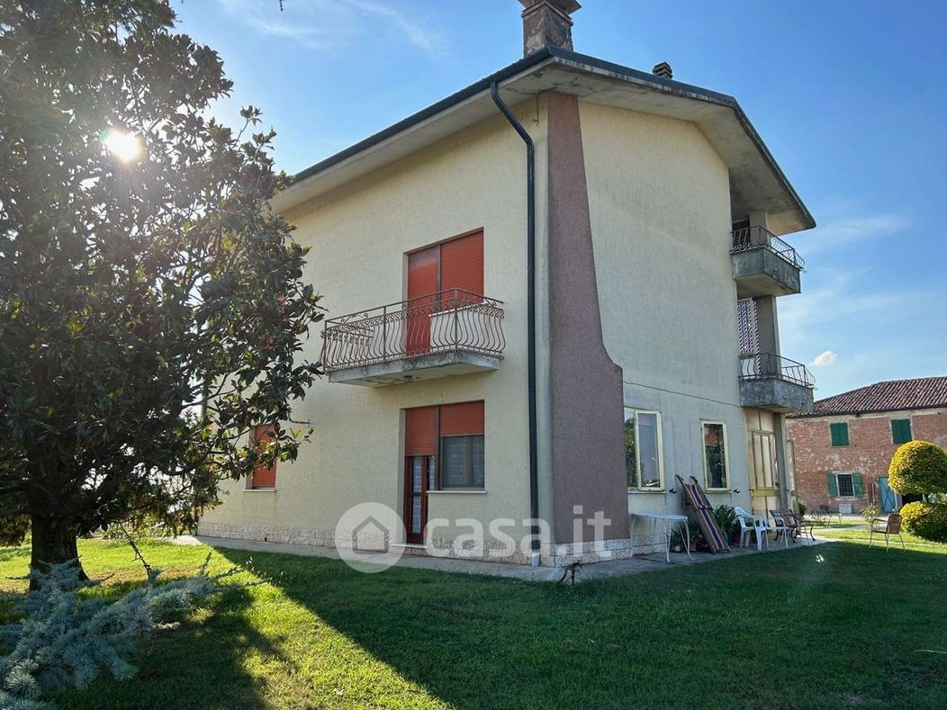 Villa in Vendita in Via Spinazzino a Ferrara