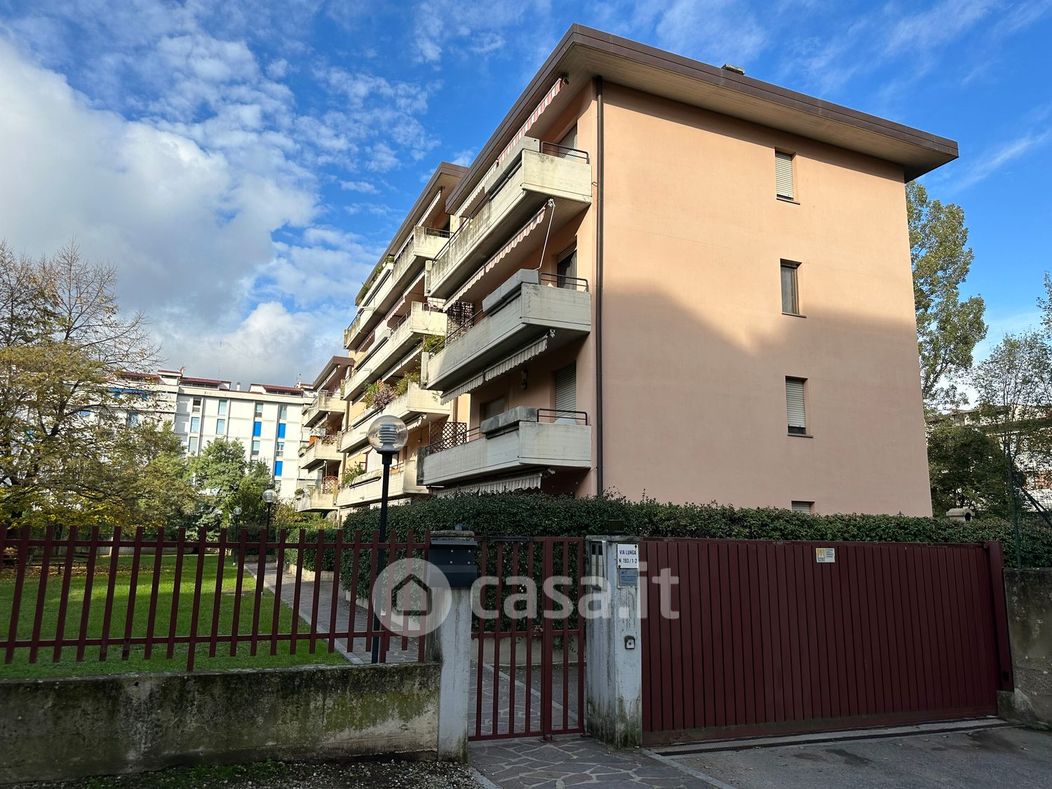 Appartamento in Vendita in Via Lunga a Firenze