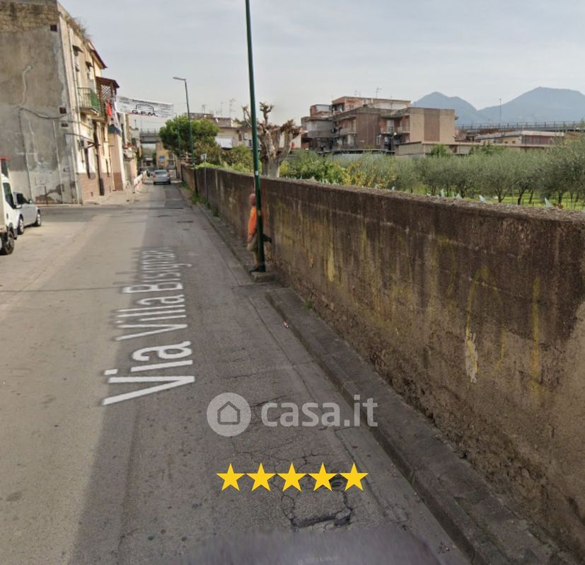 Appartamento in Vendita in Via Villa Bisignano a Napoli