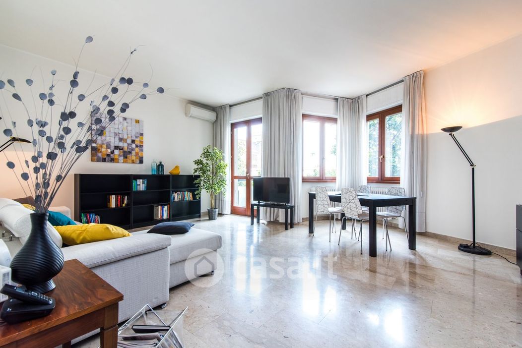Appartamento in Affitto in Via Costanza 15 a Milano