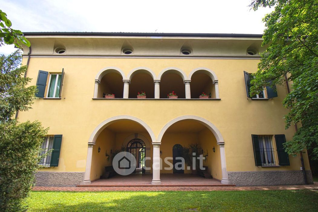 Villa in Vendita in Via San Donato a Bologna