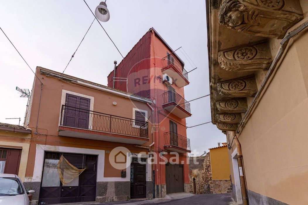 Casa indipendente in Vendita in Via Sebastiano Guzzone 26 a Militello in Val di Catania