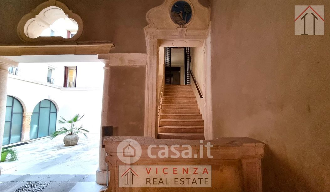 Appartamento in Vendita in Contrà Giuseppe Garibaldi a Vicenza