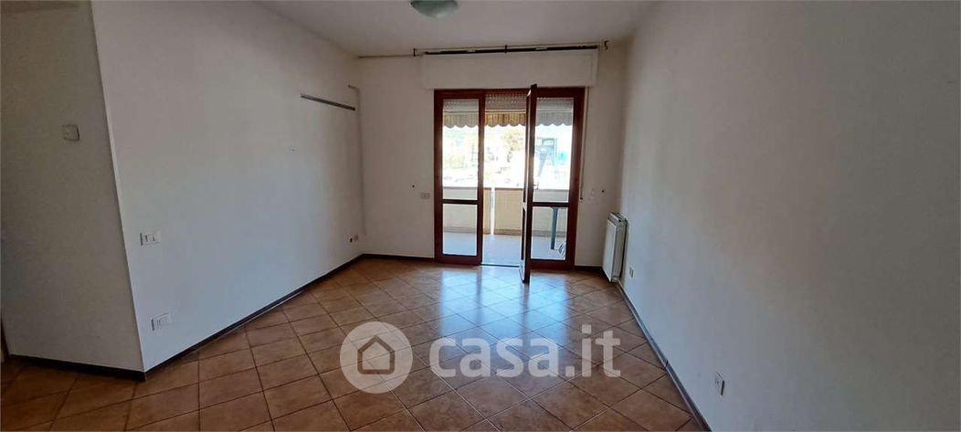 Appartamento in Vendita in Viale XX Settembre 83 a Carrara