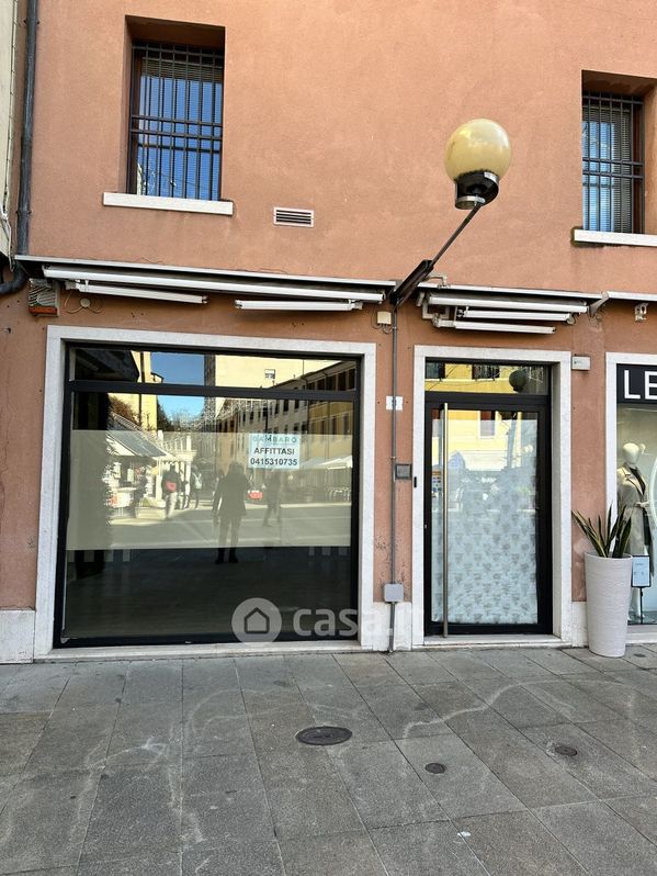 Negozio/Locale commerciale in Affitto in Via Daniele Manin a Venezia