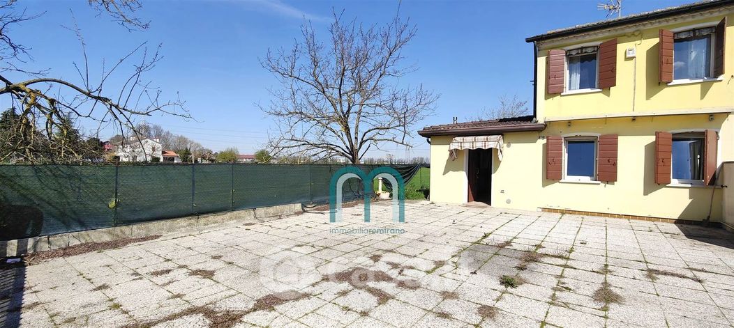 Casa Bi/Trifamiliare in Vendita in Via Trescievoli 1000 a Mirano