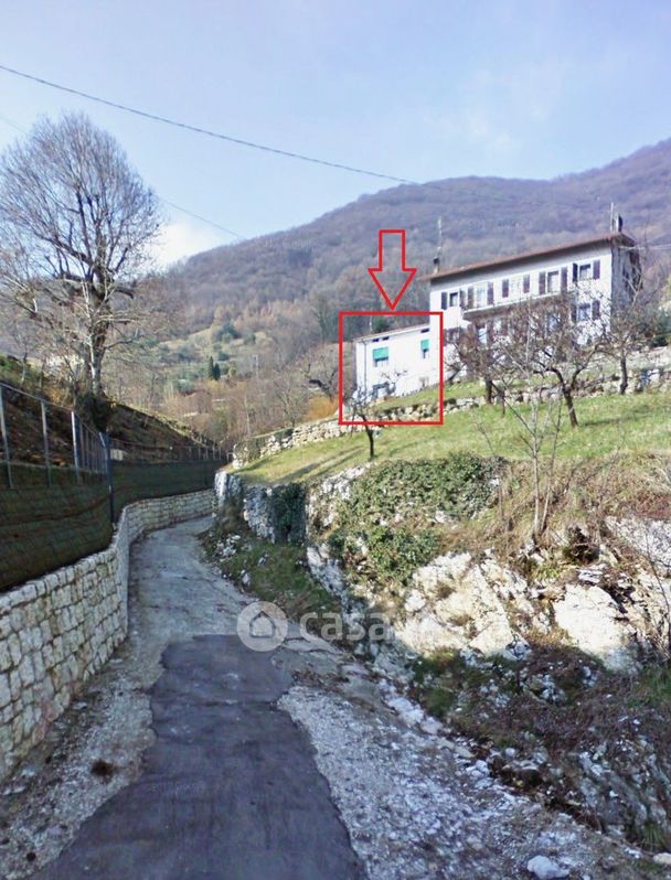 Villa in Vendita in Contrà Colle Basso 6 a Bassano del Grappa