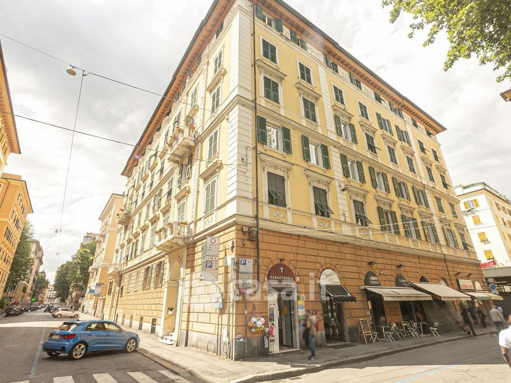 Appartamento in Vendita in Via Pisacane 1 a Genova