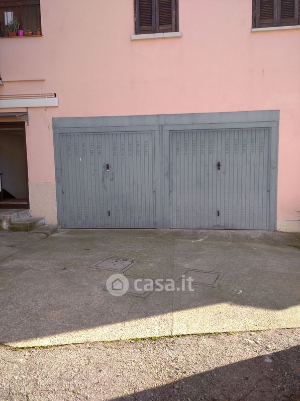 Garage/Posto auto in Affitto in Via borgonovo a Cadorago