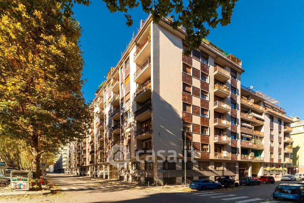 Appartamento in Vendita in Corso Carlo e Nello Rosselli 64 a Torino