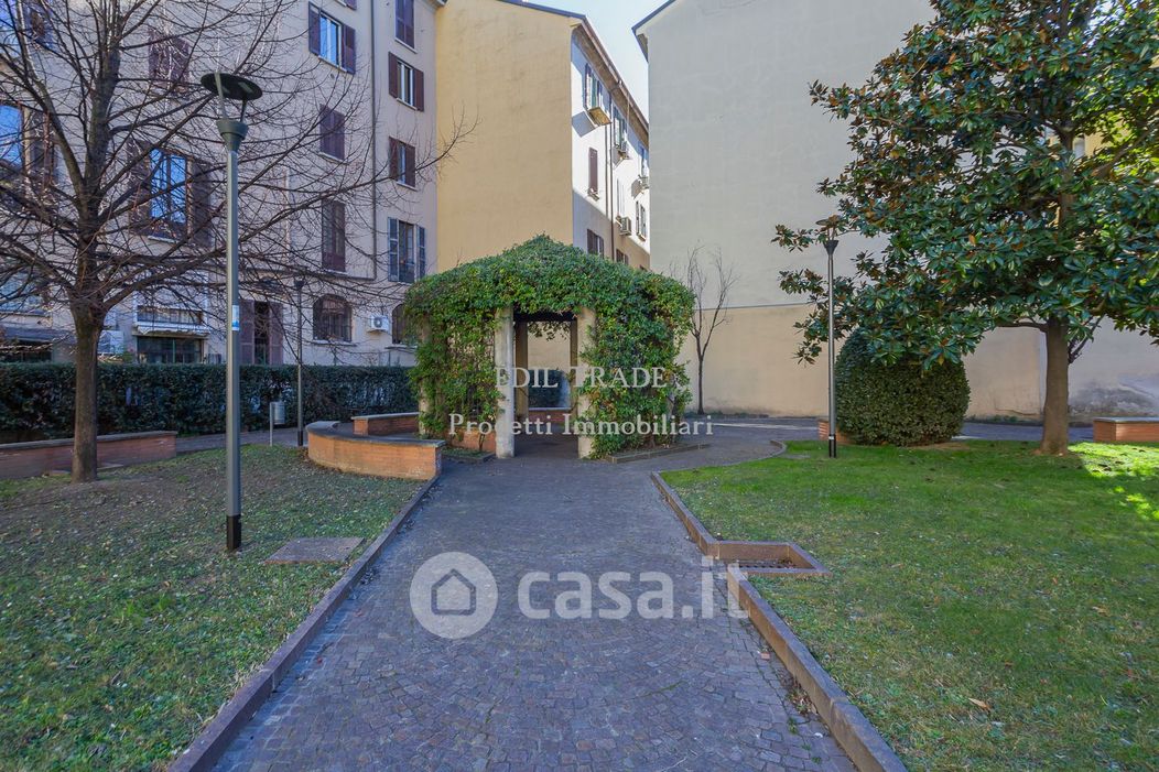 Appartamento in Vendita in Piazza Ventiquattro Maggio a Milano