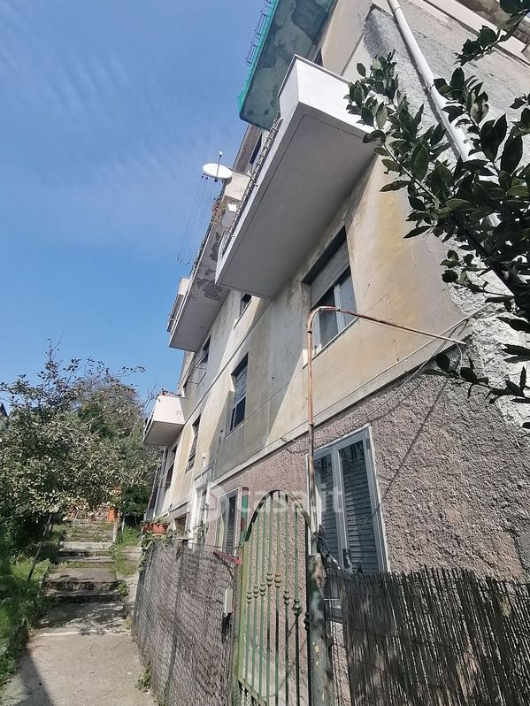 Appartamento in Vendita in Via alla Costa di Teglia a Genova