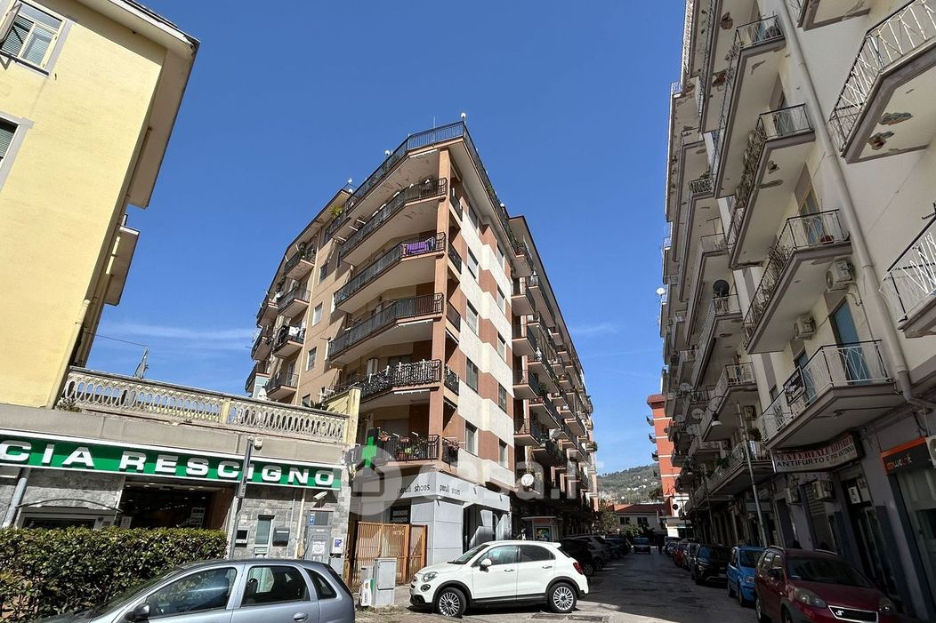 Appartamento in Vendita in Via Sichelmanno a Salerno